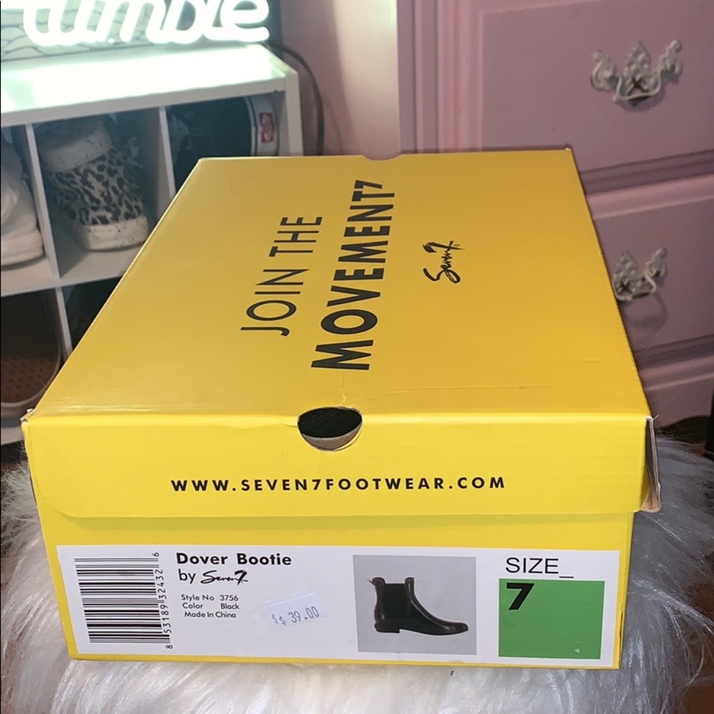 rain booties BRAND NEW NEVER WORN